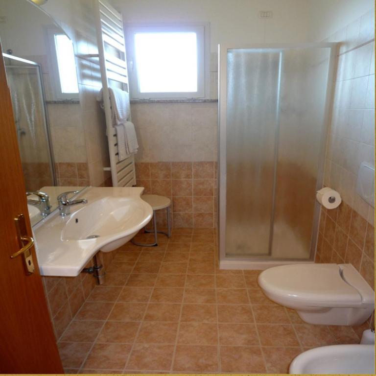 Residence Miralago Rooms & Apartments Манерба-дель-Гарда Номер фото